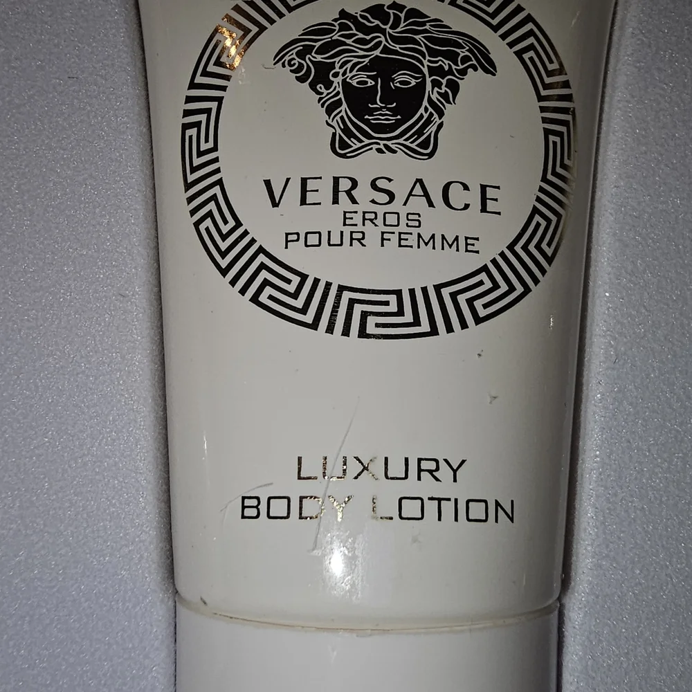 Versace Eros Pour Femme Gift Set - Gold and White - Picture 3 of 7